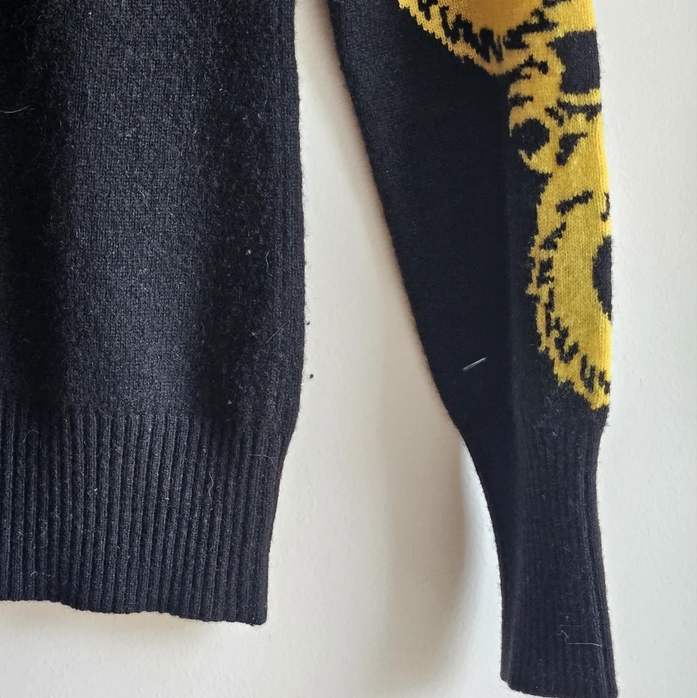 C3 Cashmere Black Sweater with Yellow Dragon Sleeve Design in Women's M - Picture 2 of 10